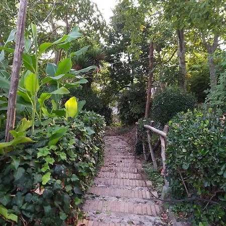 1787 In Montechiaro Bed & Breakfast *